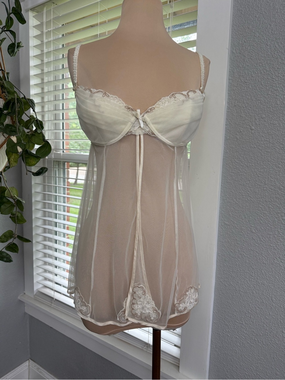 Y2K Victoria's Secret Fairy Ivory Lace Sheer Babydoll Lingerie Size 34C